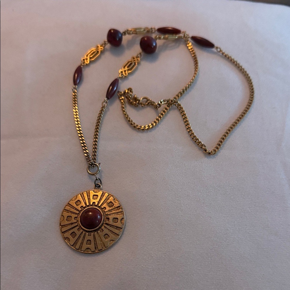 Vintage SARAH COVENTRY Gold Tone, Dark Rust Red Lucite Pendant Necklace